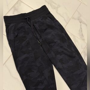 lululemon athletica Dance Studio Black Camo joggers Track Pants